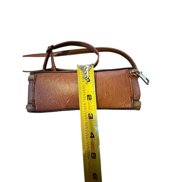 Stylish Embossed Crossbody Bag - Picture 4 of 7